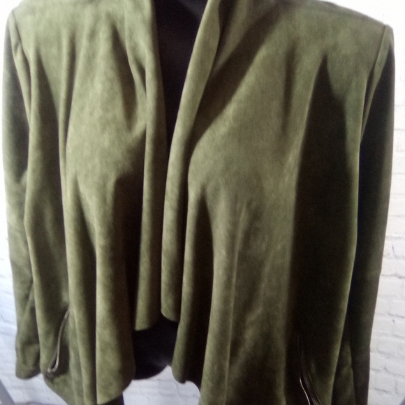 Fashion to Figure Faux Suede Jacket..๐ - Picture 4 of 7